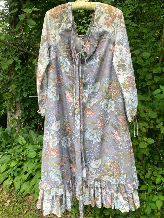 Vintage Dresses & Skirts - Vintage Floral Prairie Dress in Lavender, Cream, Pink and Green vintage beeqe